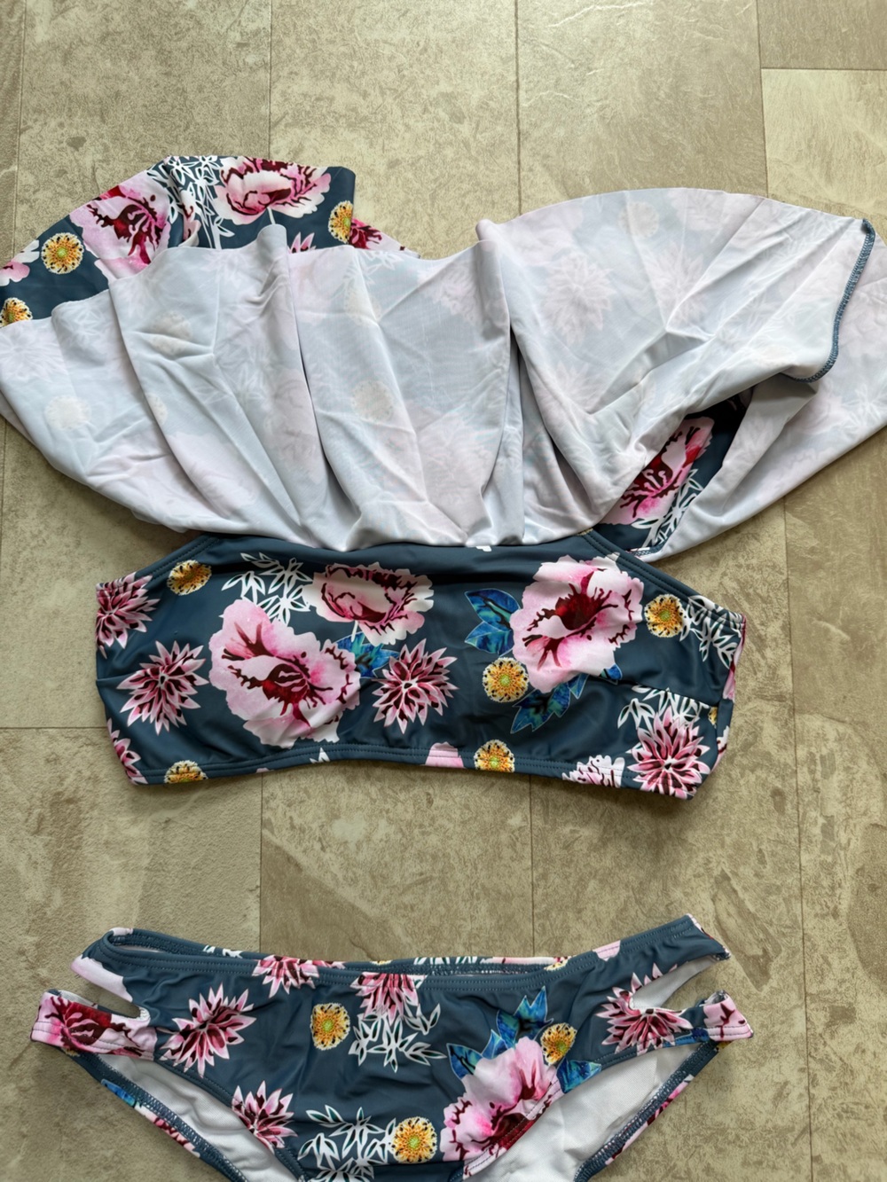 Tempt Me Floral Ruffle Bikini Set Size Small - Picture 4 of 7